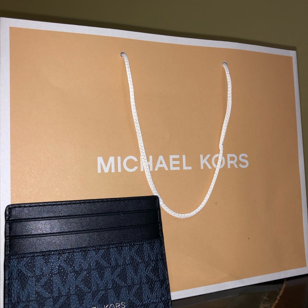 Michal kors card holder unused purchase on jan 14 2023